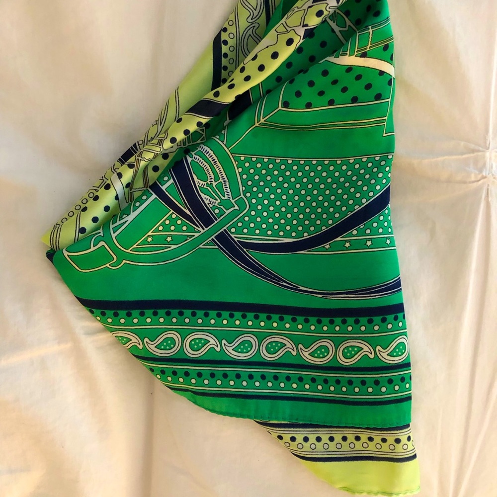 Green vintage charm handkerchief headband